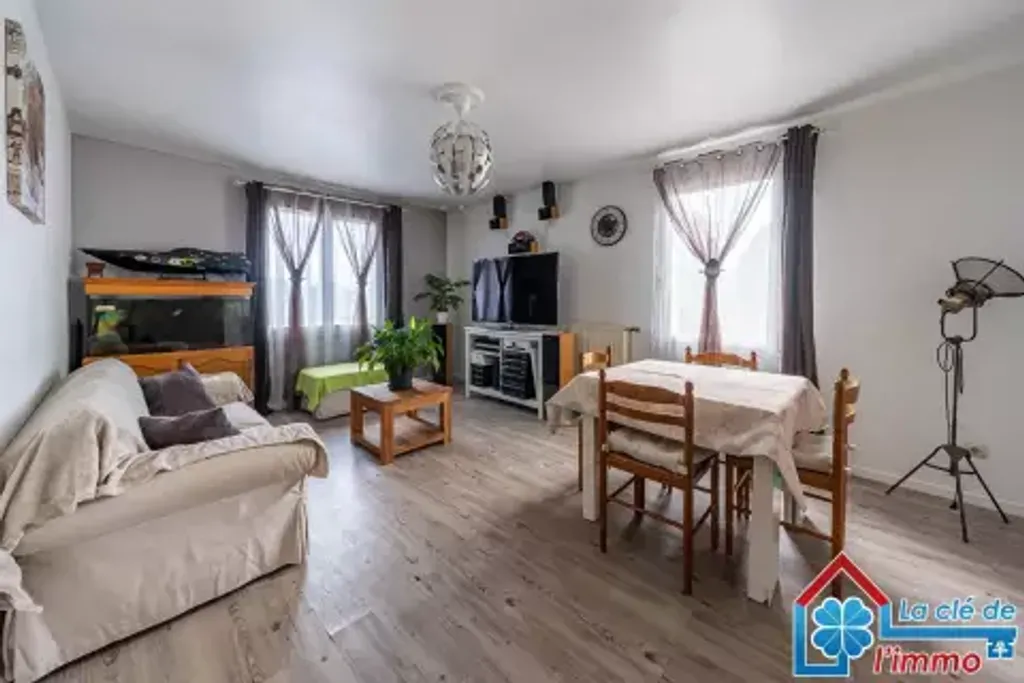 Achat appartement à vendre 3 pièces 66 m² - Saint-Pierre-du-Perray