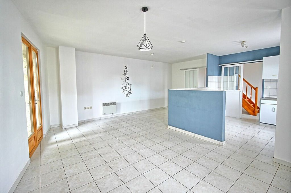 Achat maison à vendre 2 chambres 70 m² - Monchy-Humières