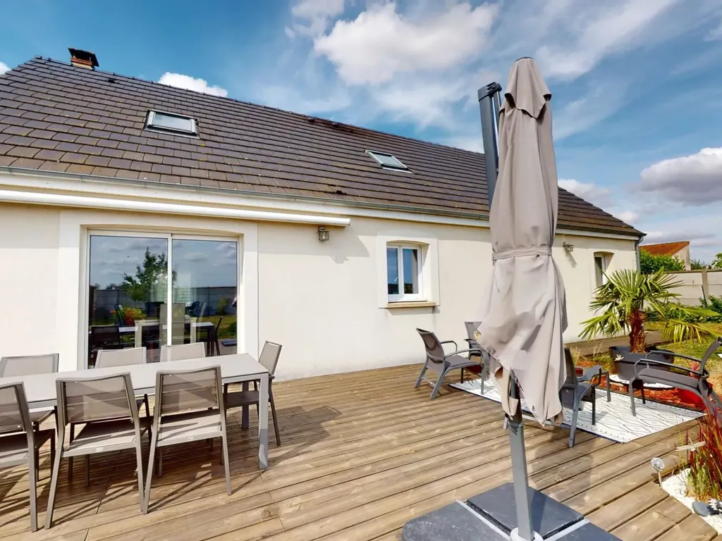 Achat maison à vendre 6 chambres 178 m² - Saint-Aubin-des-Bois