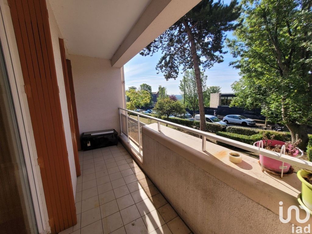 Achat appartement à vendre 4 pièces 80 m² - Suresnes