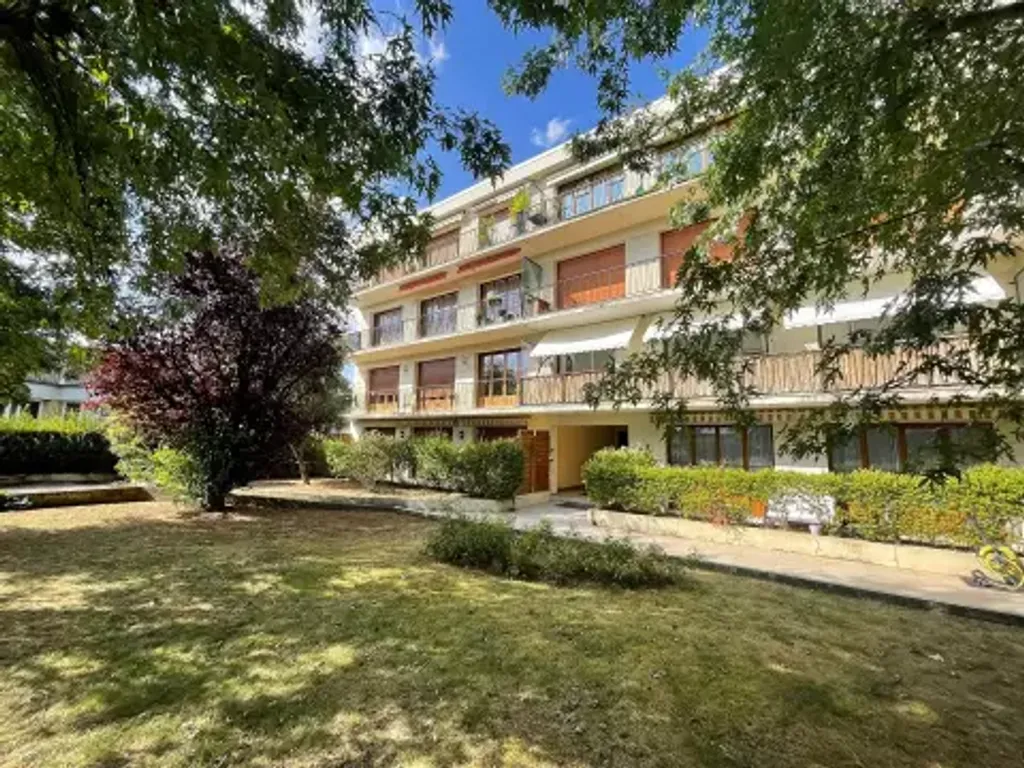 Achat appartement à vendre 5 pièces 127 m² - Le Vésinet