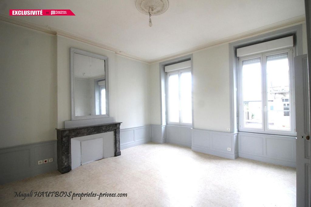 Achat maison à vendre 5 chambres 153 m² - Saint-Hilaire-du-Harcouët