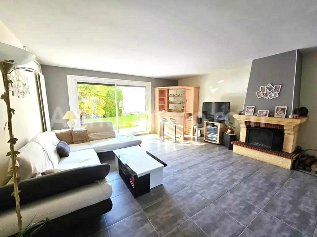 Achat maison à vendre 4 chambres 158 m² - Saintry-sur-Seine