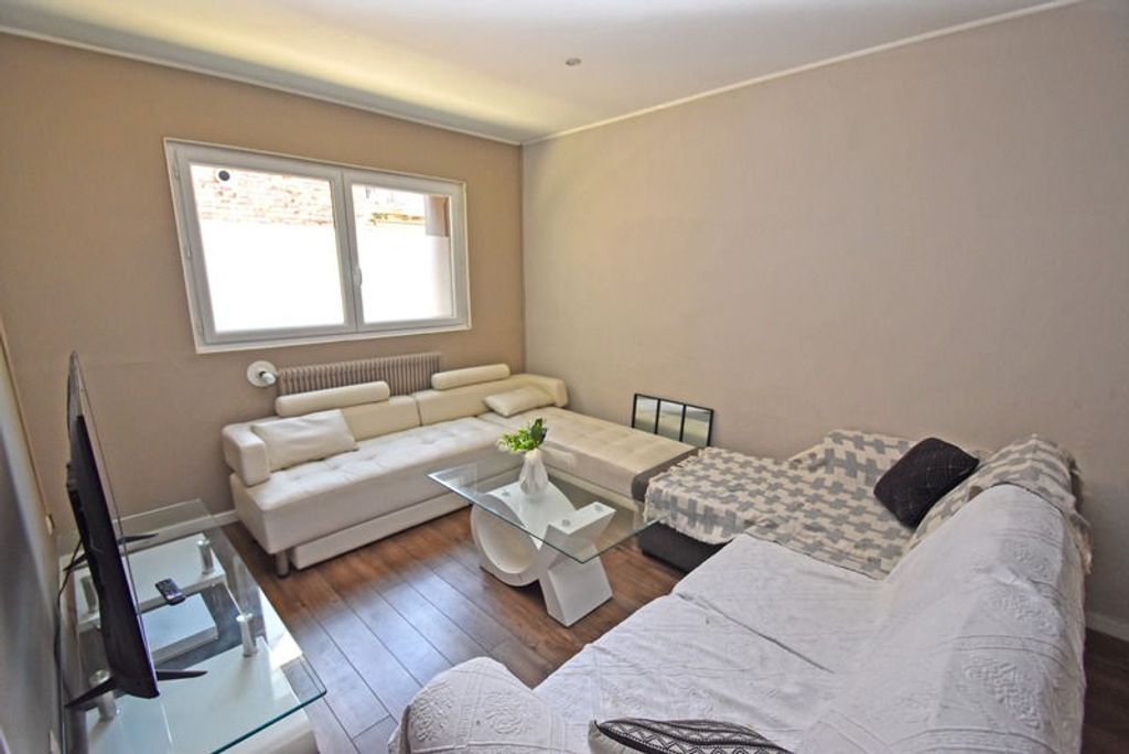 Achat appartement à vendre 6 pièces 114 m² - Saint-André-de-l'Eure