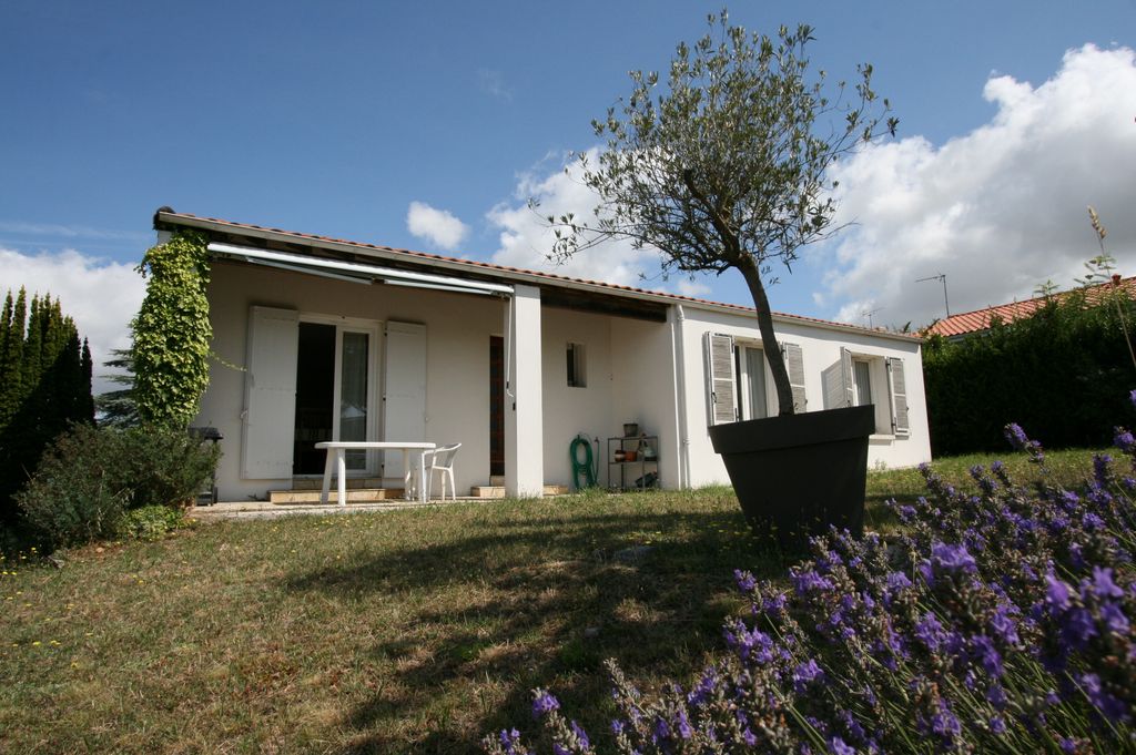 Achat maison à vendre 3 chambres 85 m² - Saint-Georges-de-Didonne