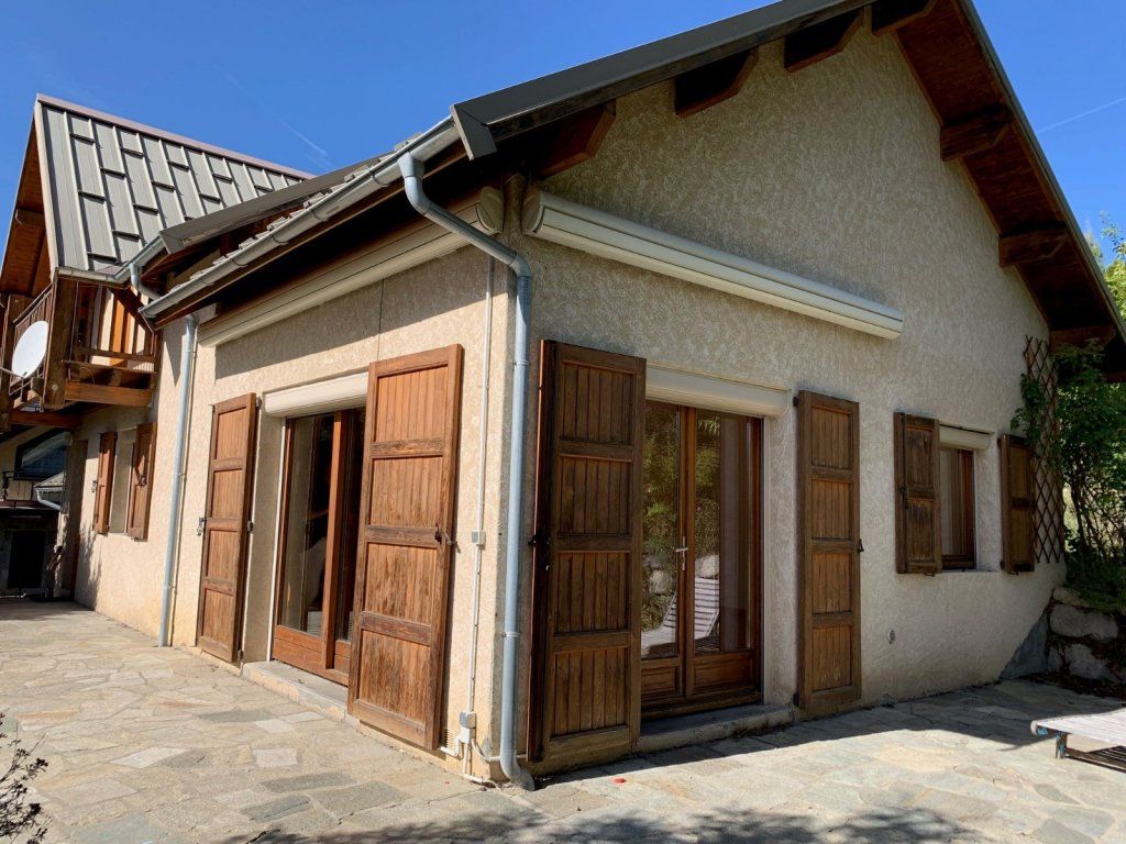 Achat maison à vendre 3 chambres 110 m² - Saint-Chaffrey