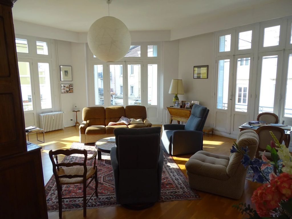 Achat appartement à vendre 7 pièces 207 m² - Montceau-les-Mines