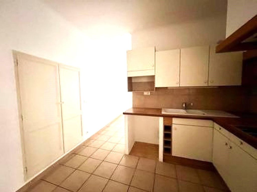 Achat appartement à vendre 2 pièces 48 m² - Lauris