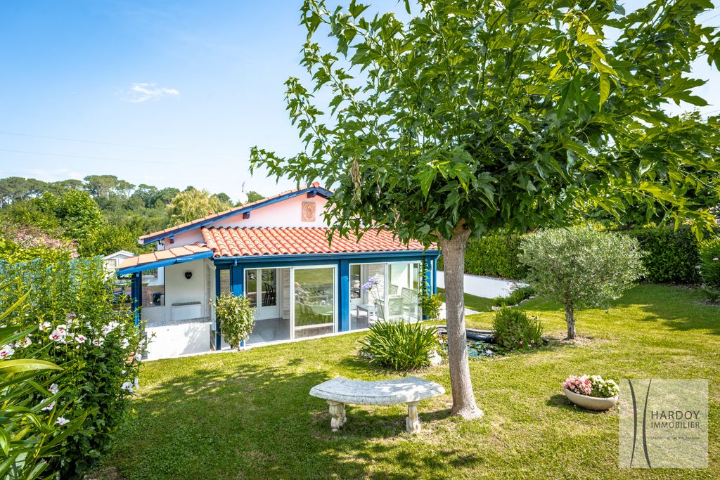 Achat maison à vendre 4 chambres 105 m² - Saint-Jean-de-Luz