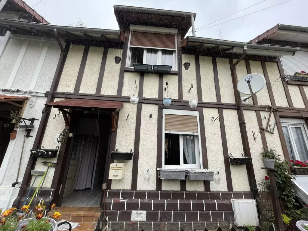 Achat maison à vendre 2 chambres 82 m² - Saint-Quentin