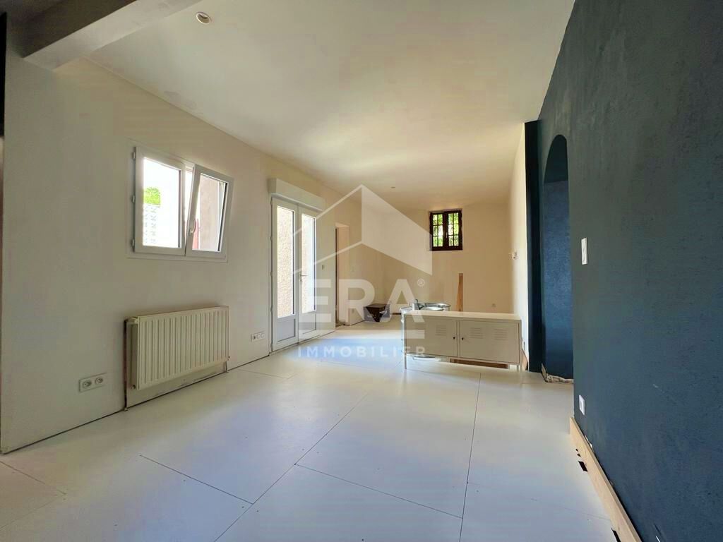 Achat maison à vendre 2 chambres 118 m² - Angoulême