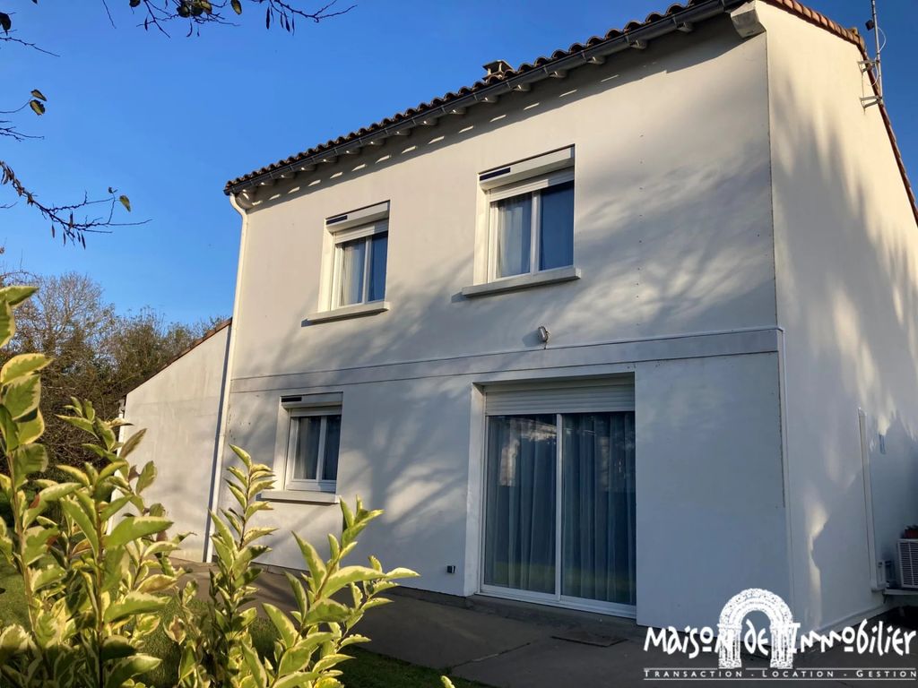 Achat maison à vendre 3 chambres 95 m² - Meschers-sur-Gironde