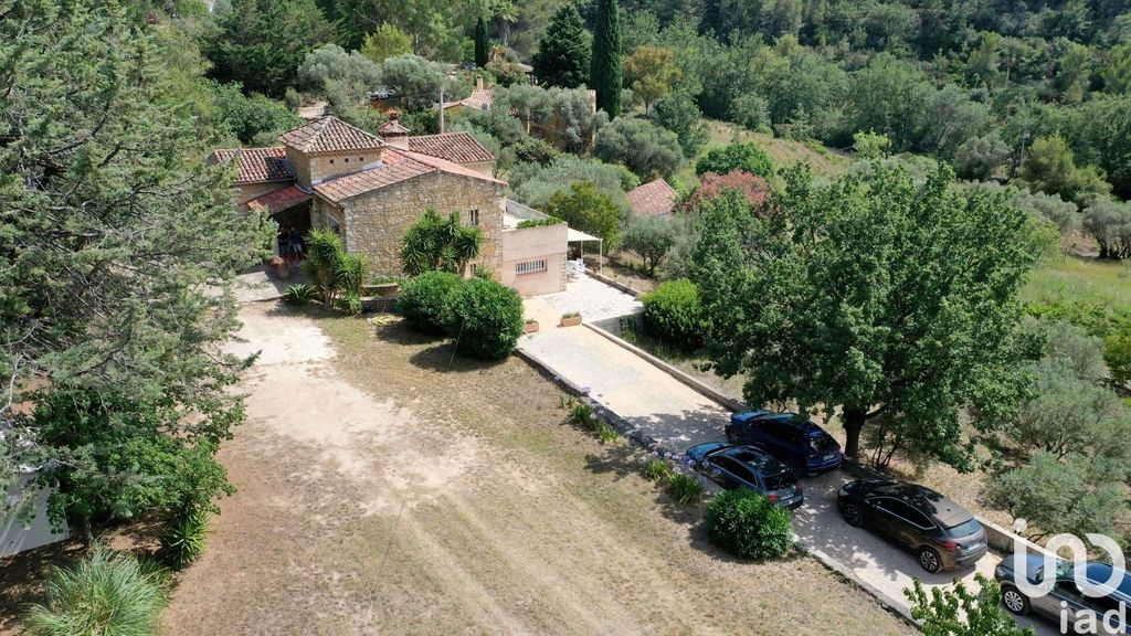 Achat maison à vendre 4 chambres 163 m² - Le Castellet