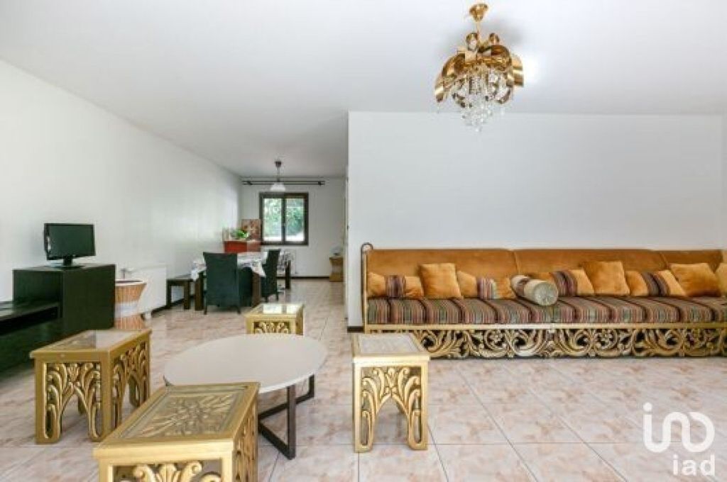 Achat maison à vendre 5 chambres 140 m² - Ferney-Voltaire