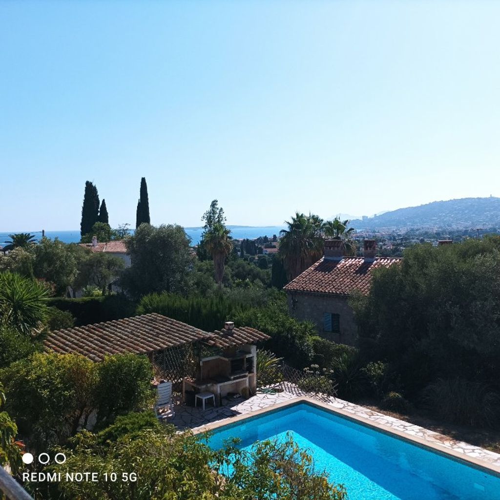 Achat maison à vendre 3 chambres 183 m² - Antibes