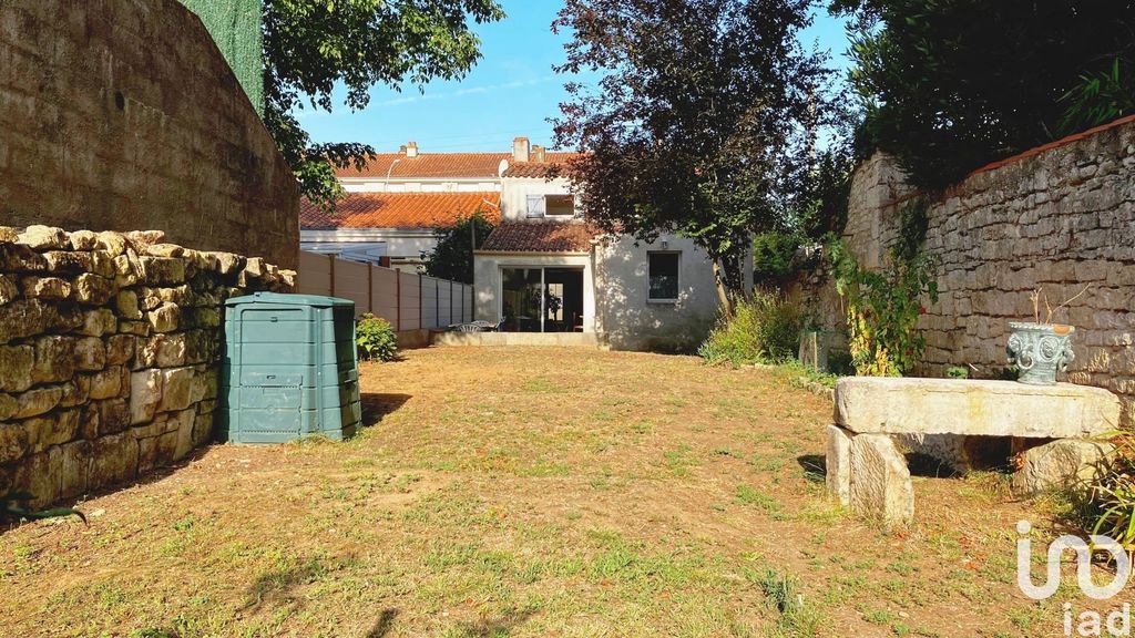 Achat maison à vendre 2 chambres 119 m² - Luçon