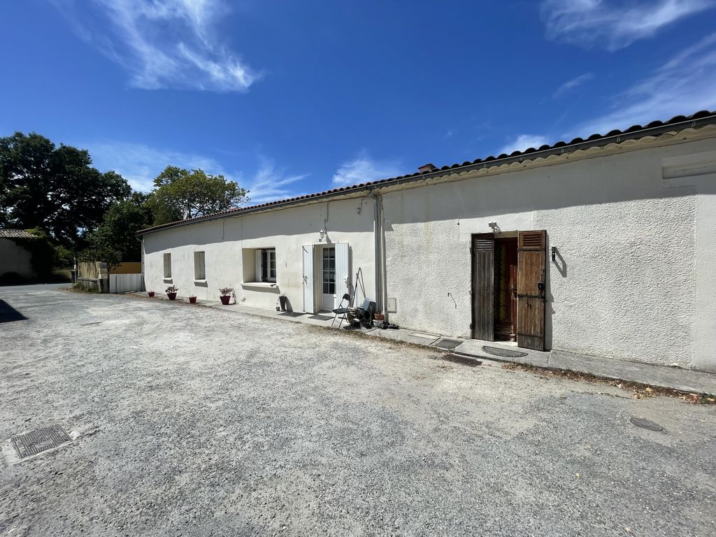 Achat maison à vendre 2 chambres 95 m² - Bussac-Forêt