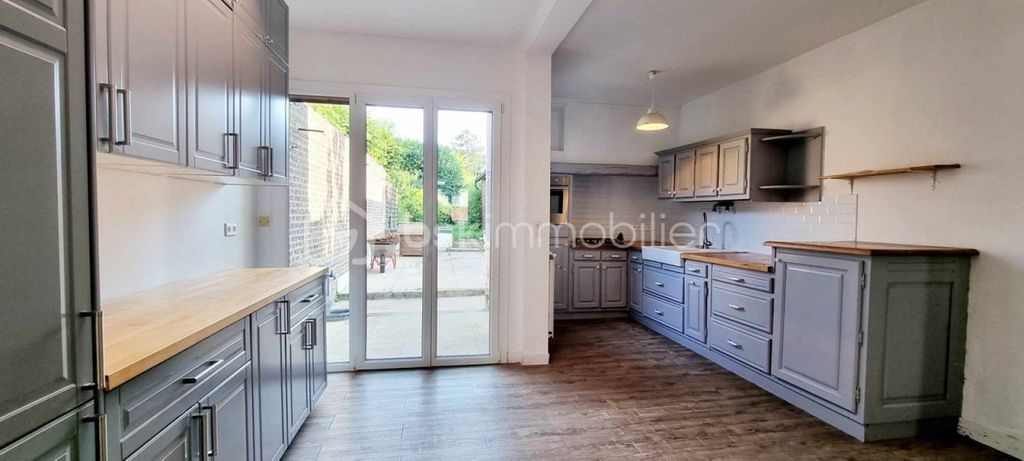 Achat maison à vendre 4 chambres 111 m² - Amiens