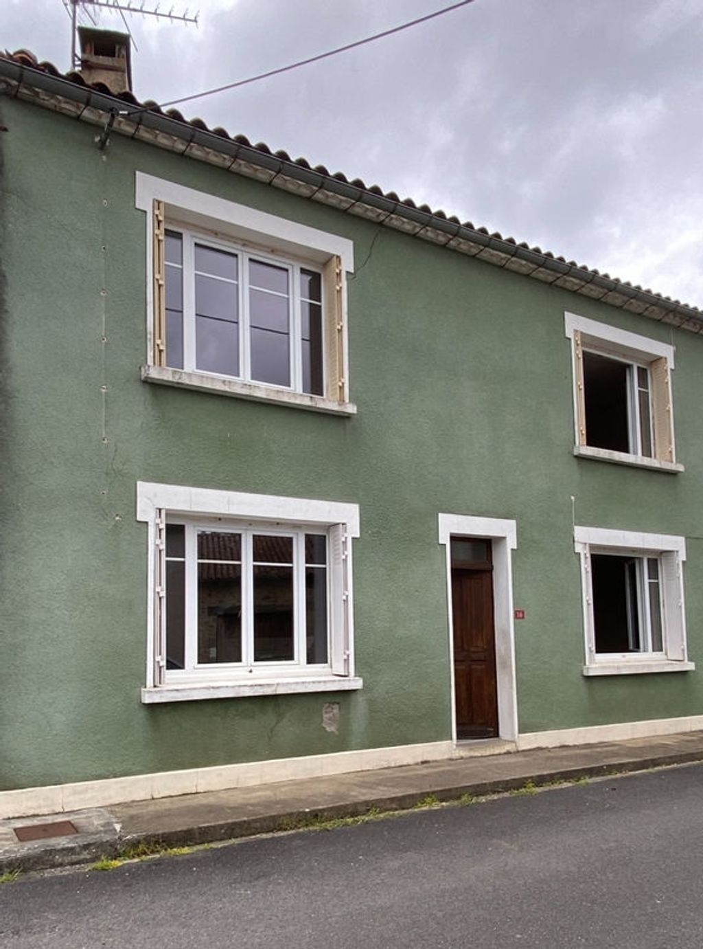 Achat maison à vendre 2 chambres 106 m² - Roussines