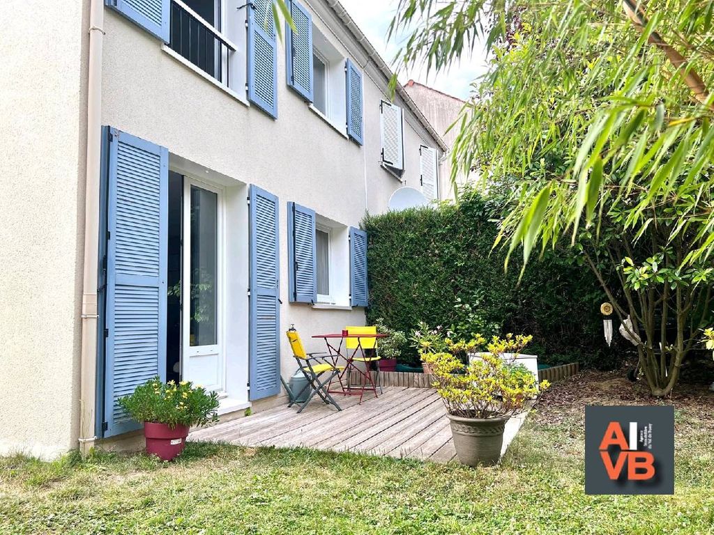 Achat maison à vendre 4 chambres 93 m² - Bussy-Saint-Georges