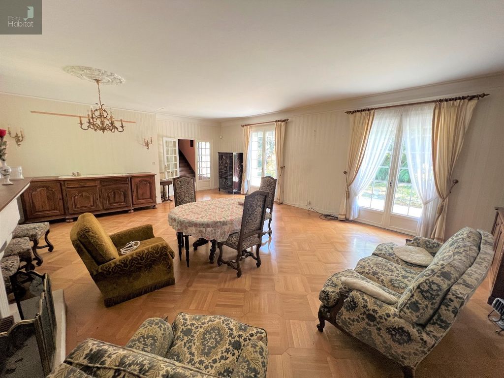 Achat maison à vendre 5 chambres 172 m² - Luc-la-Primaube