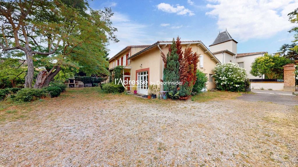 Achat maison à vendre 5 chambres 230 m² - Auzeville-Tolosane