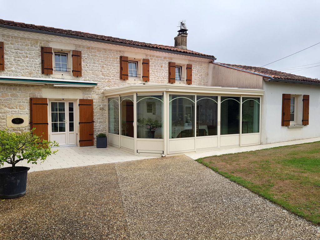 Achat maison 4 chambre(s) - Saint-Jean-d'Angély