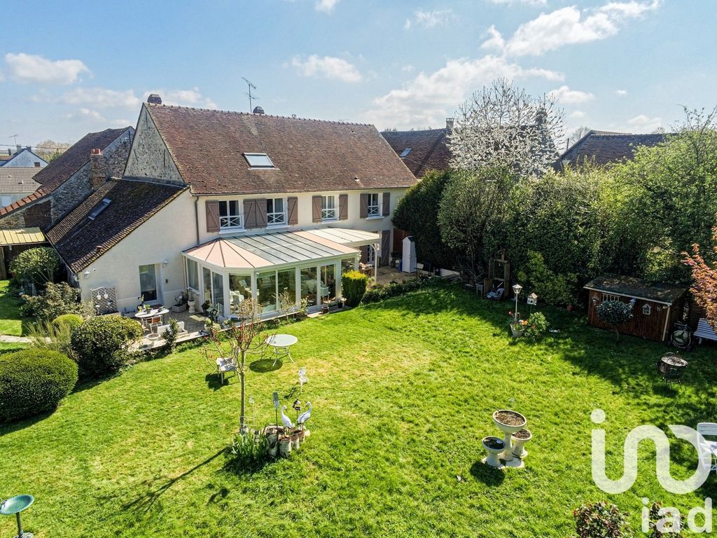 Achat maison à vendre 4 chambres 240 m² - Boissy-le-Châtel