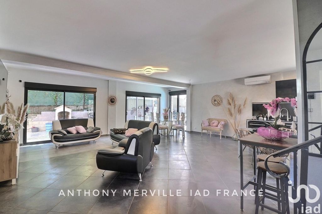 Achat maison à vendre 4 chambres 140 m² - Marseille 10ème arrondissement