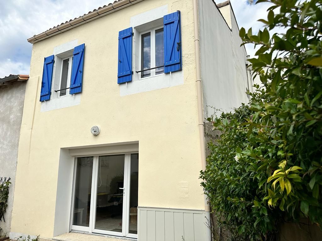 Achat maison à vendre 3 chambres 102 m² - Mortagne-sur-Gironde