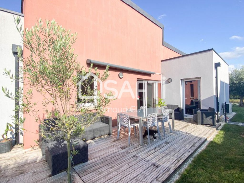 Achat maison à vendre 3 chambres 114 m² - Torcé-en-Vallée