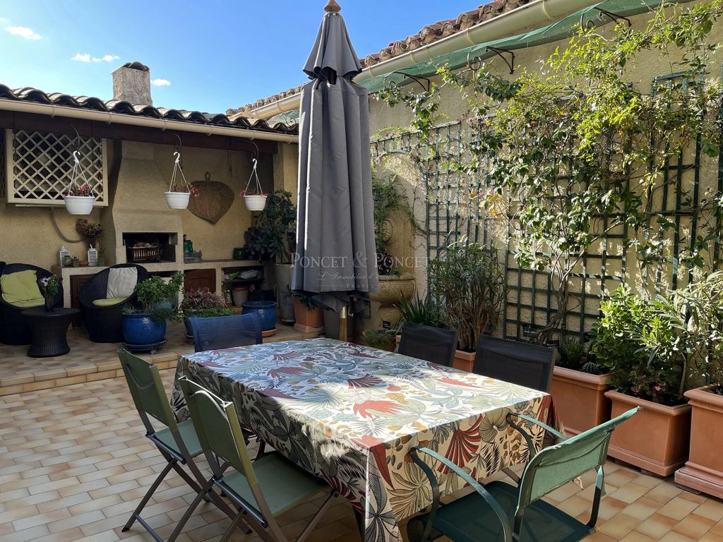 Achat maison à vendre 4 chambres 241 m² - Uzès