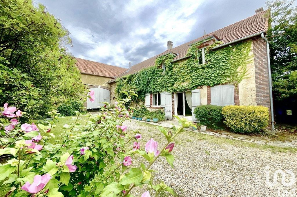 Achat maison à vendre 5 chambres 240 m² - Sépeaux-Saint-Romain