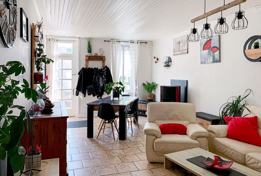 Achat maison à vendre 3 chambres 101 m² - Saint-Agnant