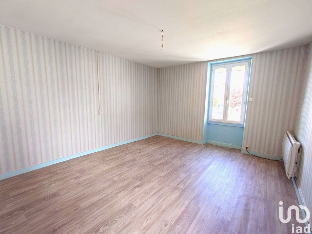 Achat maison à vendre 2 chambres 74 m² - Lussac-les-Églises