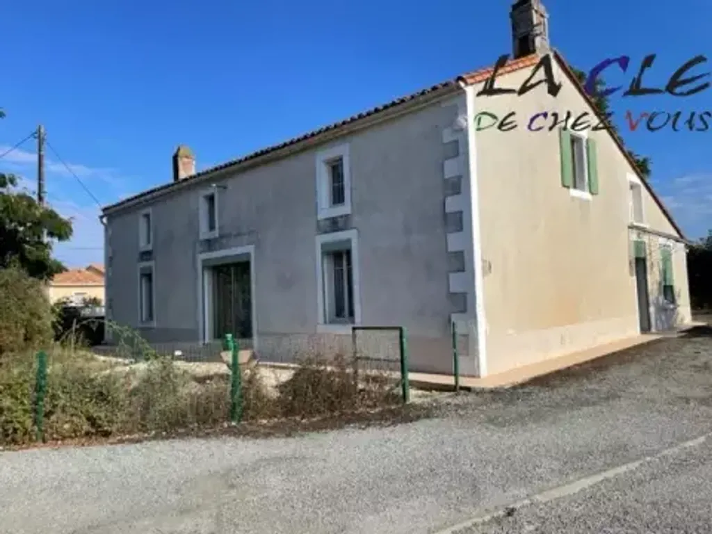 Achat maison à vendre 2 chambres 145 m² - Coulonges-sur-l'Autize