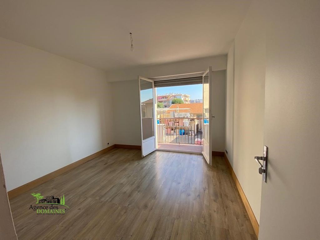 Achat appartement à vendre 3 pièces 67 m² - Cagnes-sur-Mer