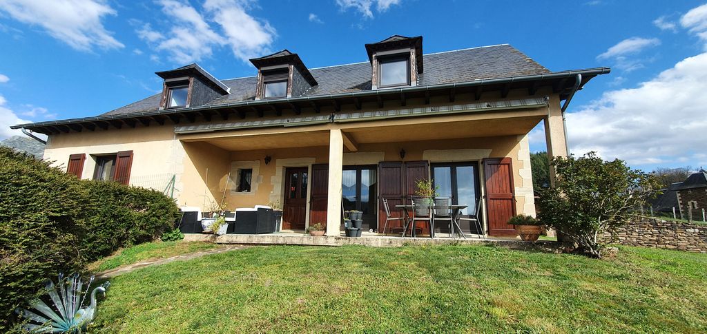 Achat maison à vendre 5 chambres 170 m² - Saint-Geniez-d'Olt-et-d'Aubrac