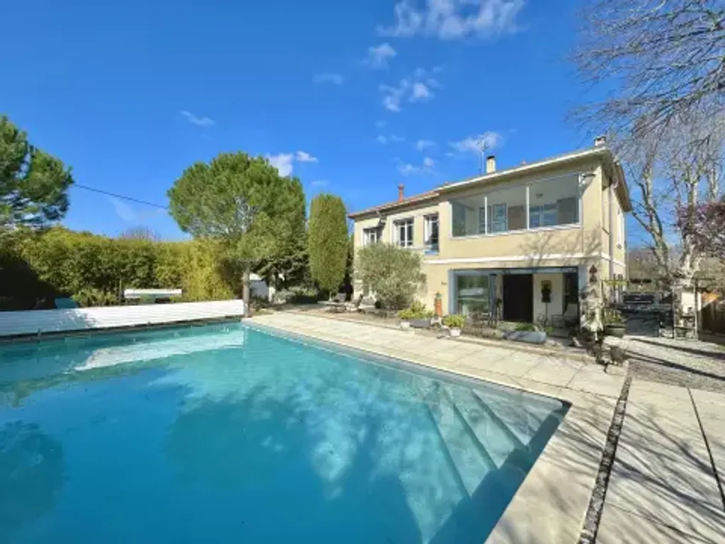 Achat maison à vendre 4 chambres 211 m² - Saint-Rémy-de-Provence