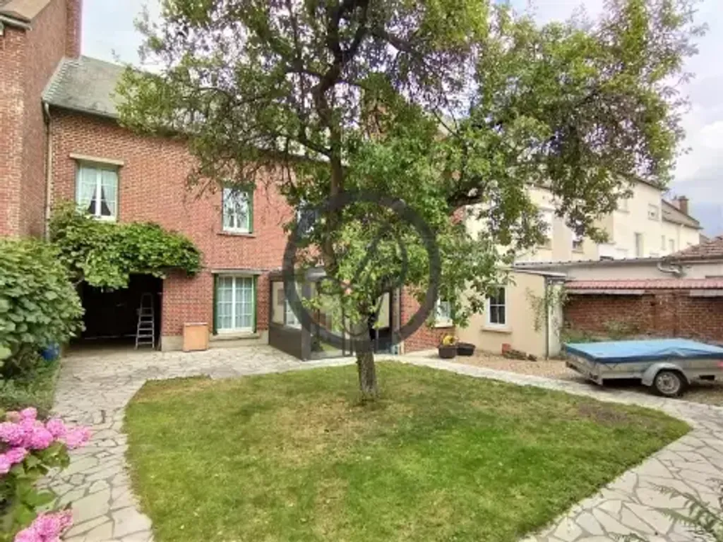 Achat maison à vendre 3 chambres 104 m² - Grandvilliers