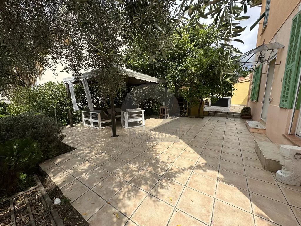 Achat appartement à vendre 4 pièces 101 m² - Menton