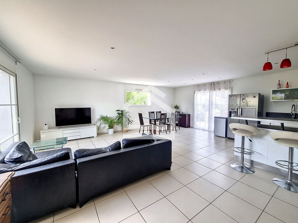 Achat maison à vendre 4 chambres 125 m² - Saint-Aubin-de-Médoc