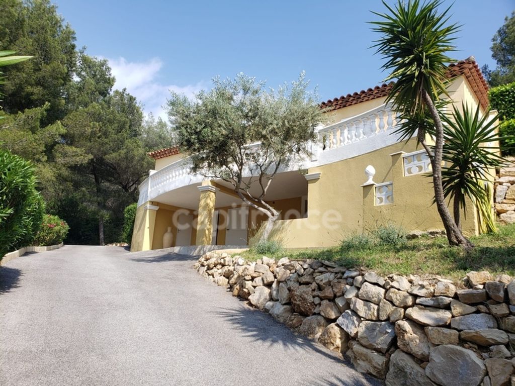 Achat maison à vendre 5 chambres 183 m² - Toulon