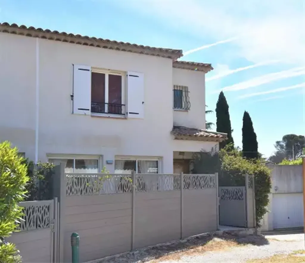 Achat maison à vendre 2 chambres 61 m² - Saint-Raphaël