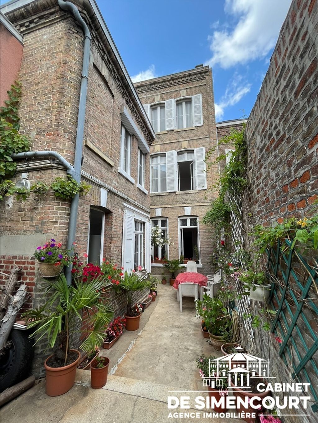 Achat maison à vendre 6 chambres 220 m² - Amiens