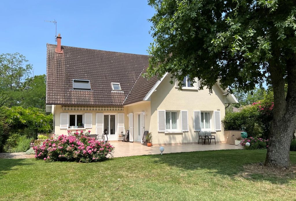 Achat maison à vendre 6 chambres 190 m² - Saint-Georges-sur-Baulche