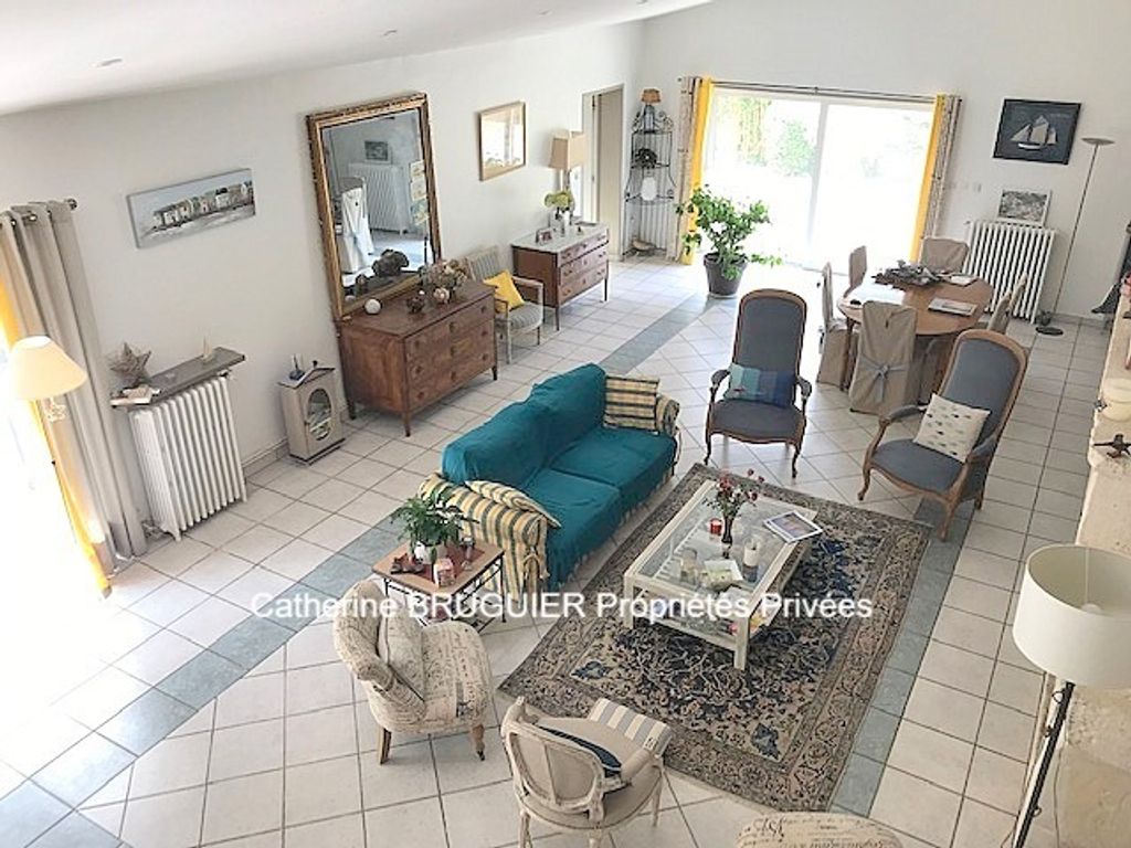 Achat maison à vendre 4 chambres 258 m² - Saint-Sauveur-d'Aunis