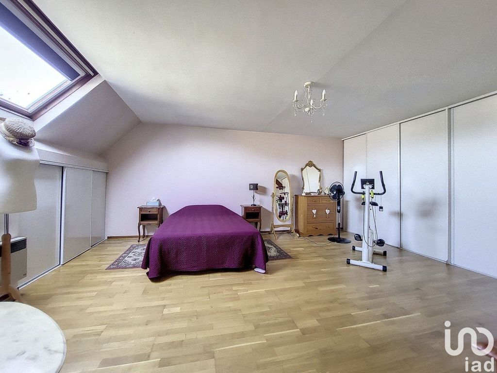 Achat maison à vendre 4 chambres 177 m² - Verneuil-l'Étang