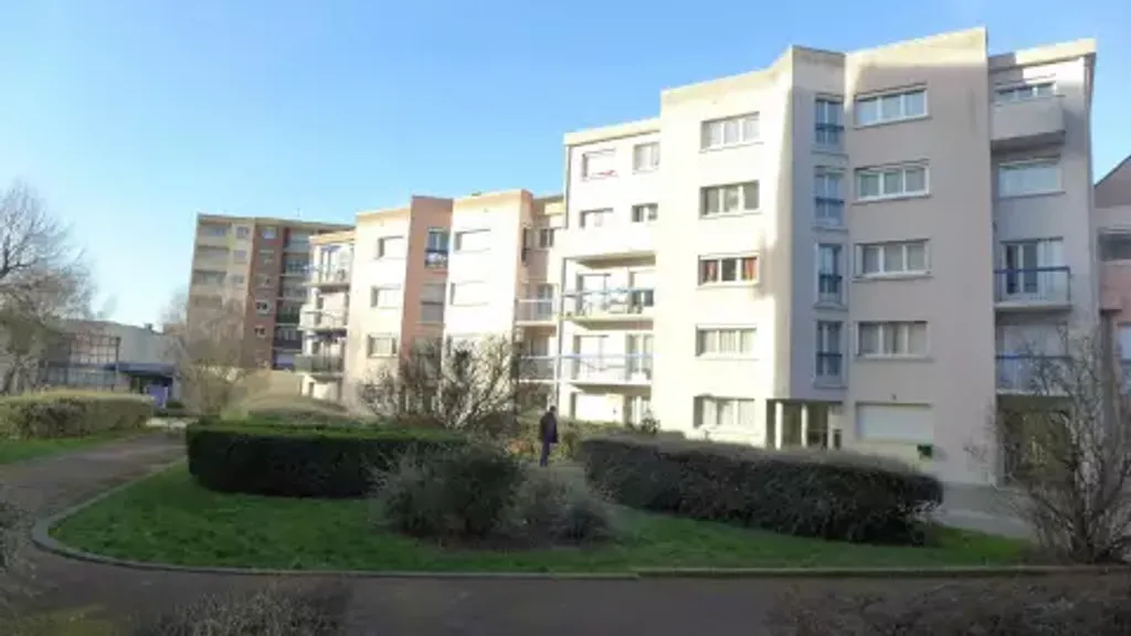 Achat appartement à vendre 3 pièces 75 m² - Maurepas