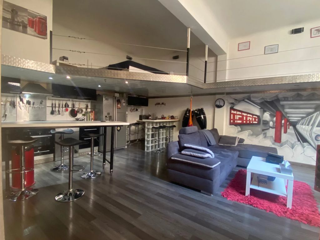 Achat loft à vendre 3 pièces 73 m² - La Trinité